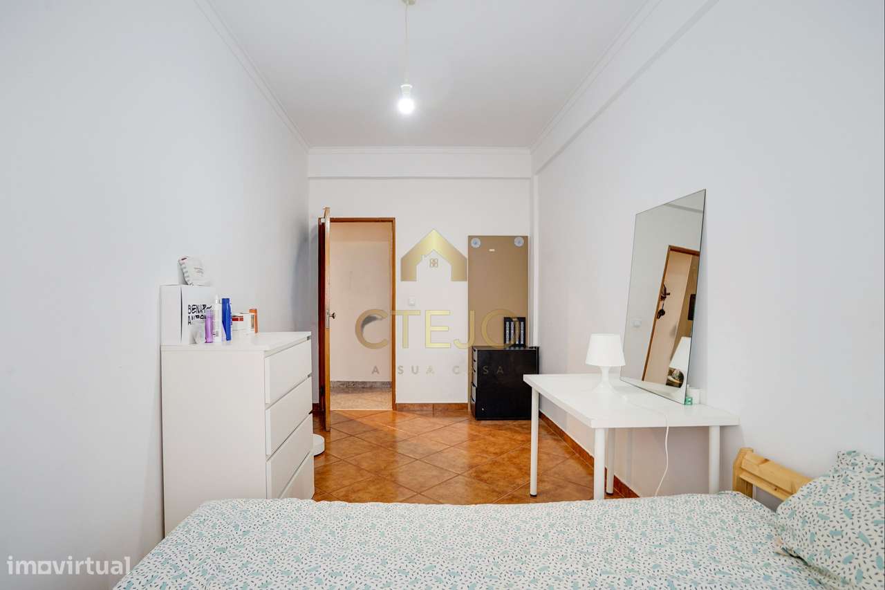 Apartamento T2  com varanda e arrecadação em Vale de Figueira , São Jo-18