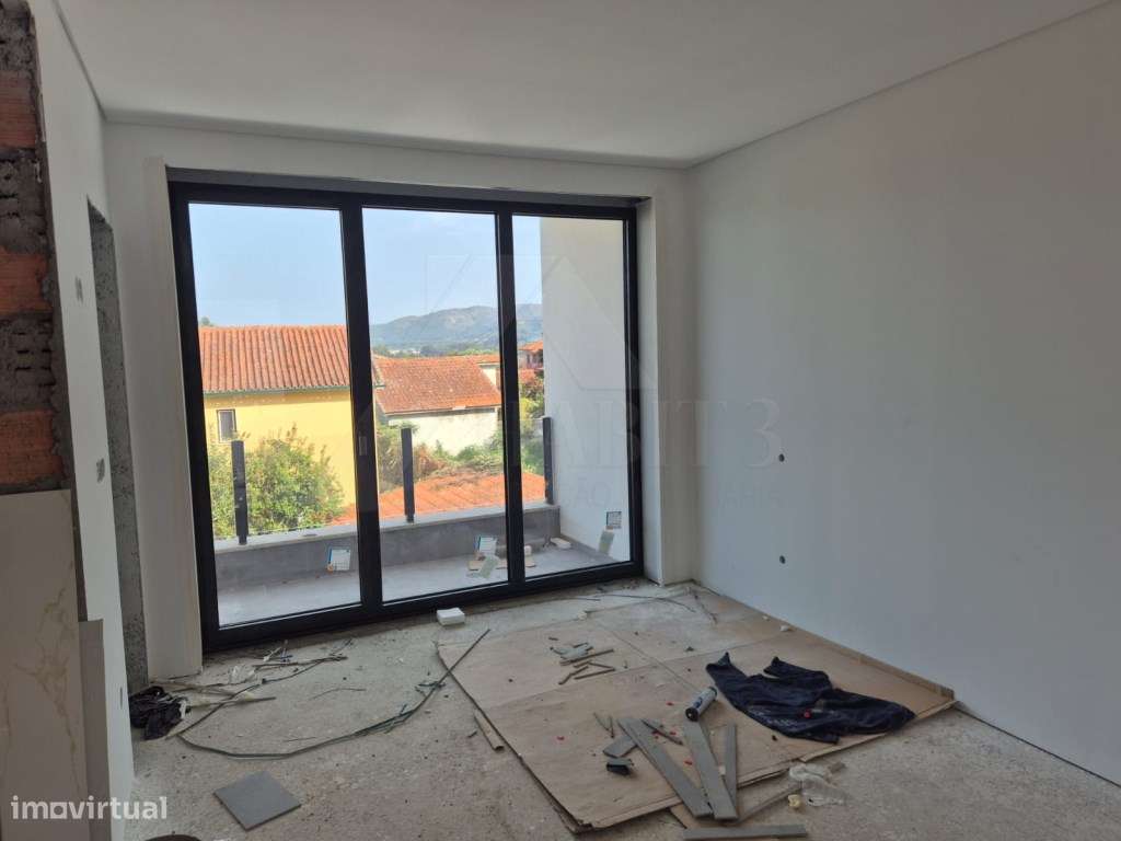 Moradia T3 de Arquitetura Moderna, com piscina - Correlhã, Ponte de...-14