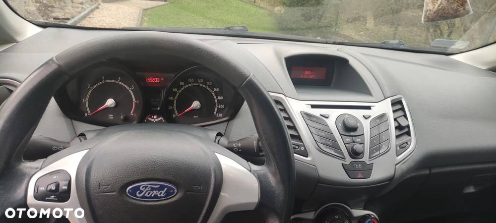 Ford Fiesta 1.4 Titanium - 10