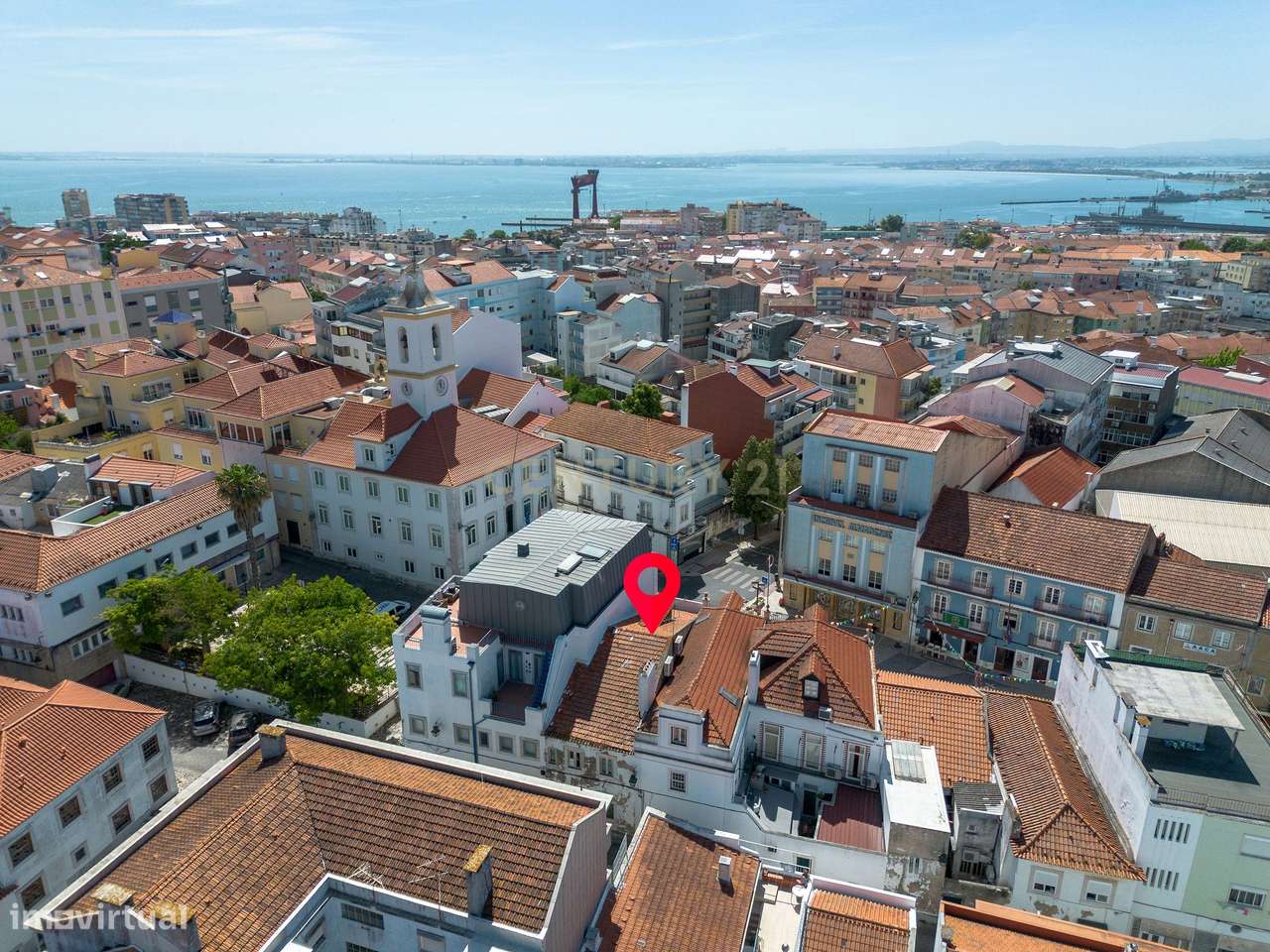 Edifício de Charme com Projecto de Recuperação - Almada-43