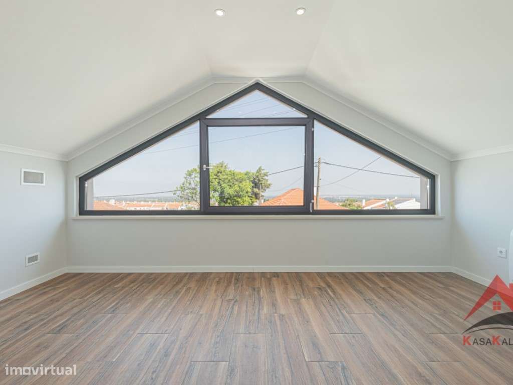 Oportunidade Única em Palmela Duas Moradias | Excelente Opção para ...-39