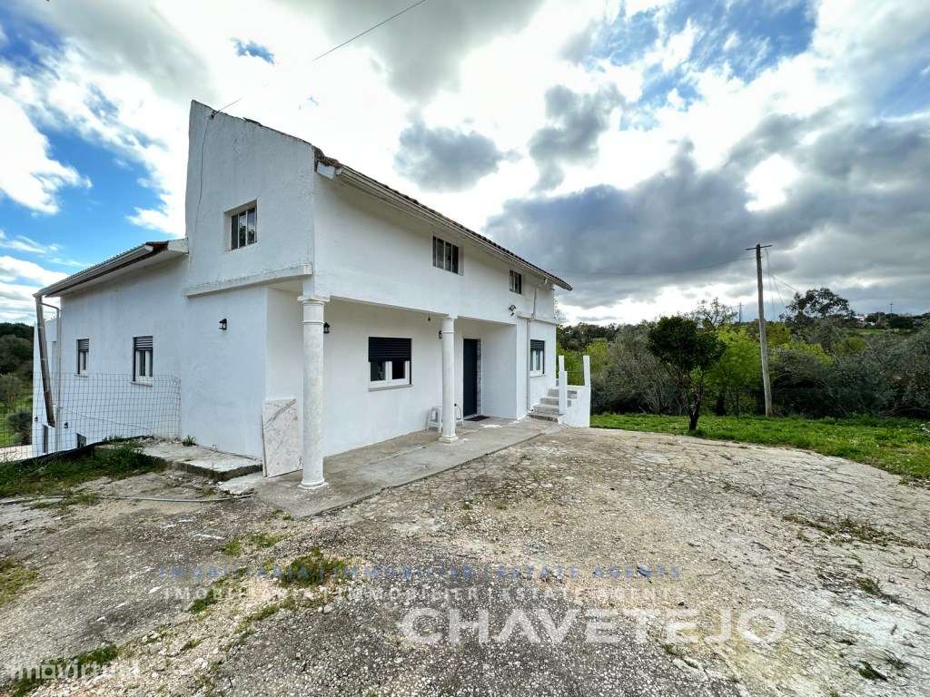 Moradia espaçosa de 2 pisos com terreno a 4.4 km da cidade de Tomar. - Grande imagem: 4/43