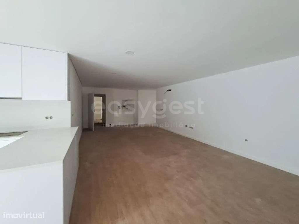 Apartamento T2 Duplex com Terraço na cobertura e garagem em Esgueira - Grande imagem: 5/8