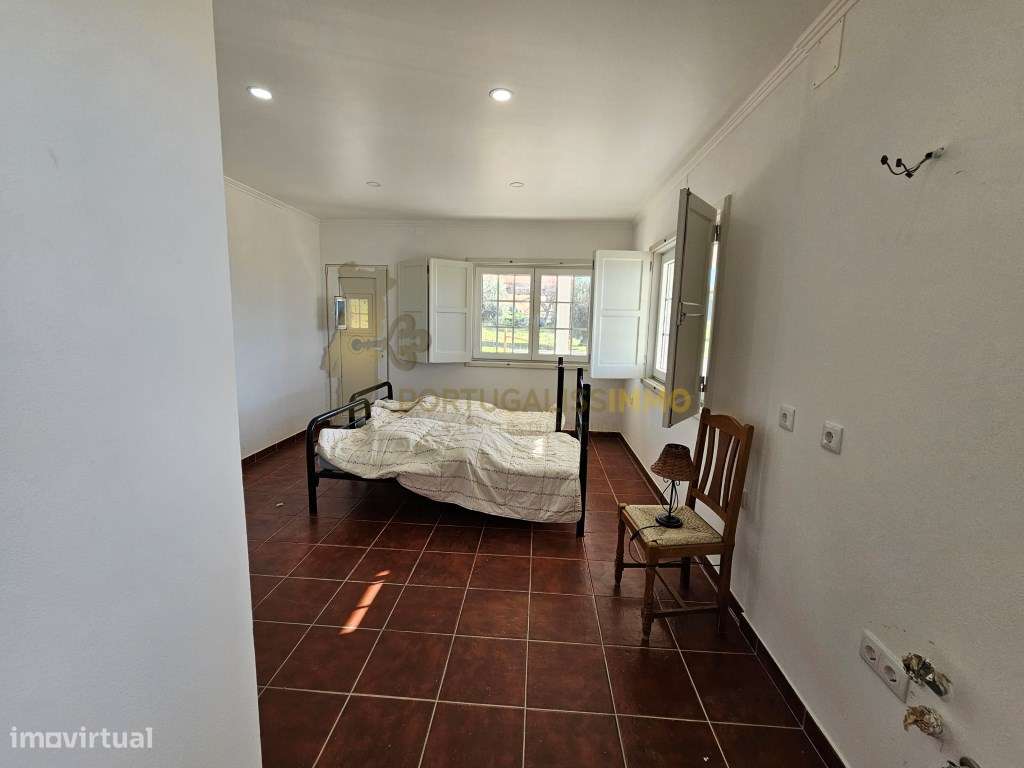 Vende-se: Moradia Familiar Espaçosa e Versátil na Madalena, Tomar.-22