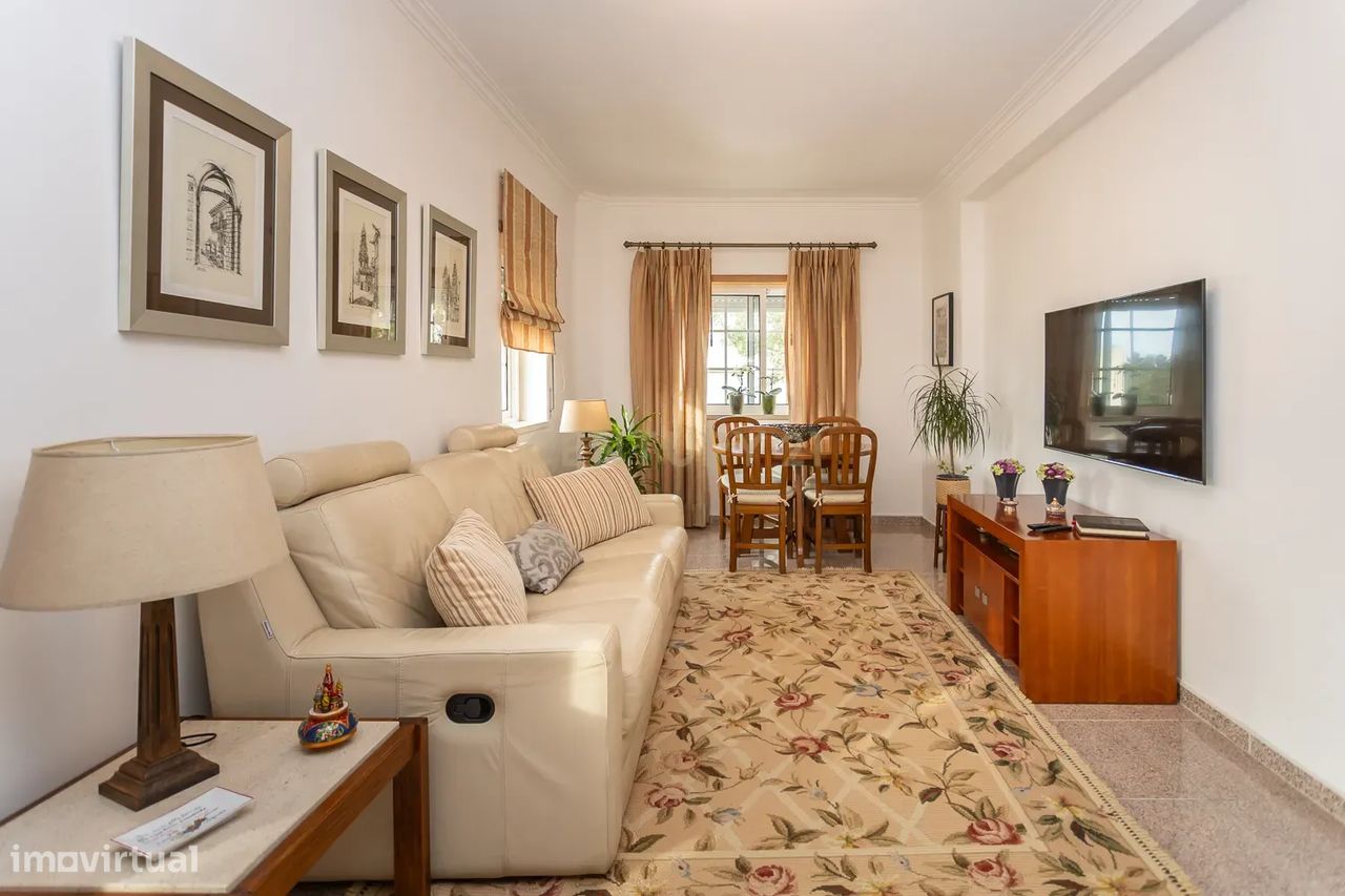 Apartamento T4 c/Arrecadação - Torre da Marinha - Grande imagem: 1/33