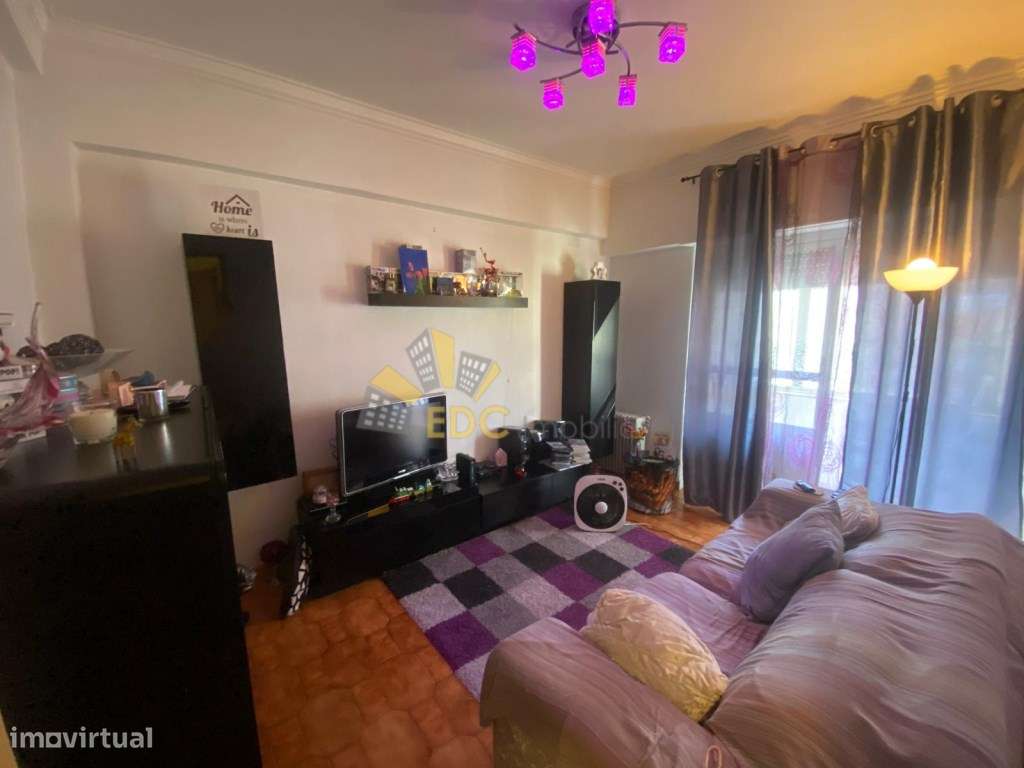 Apartamento T3 bastante soalheiro | Localizado em Camarate | Não pe...-6