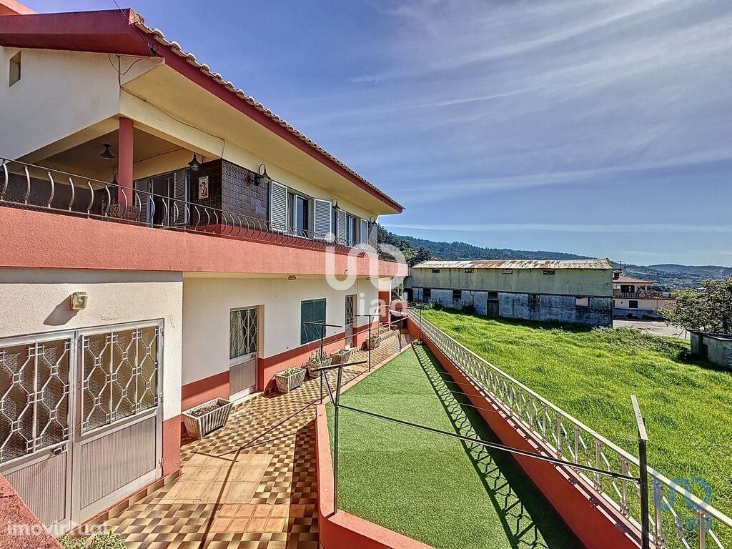 Casa tradicional T4 em Madeira de 234,00 m2