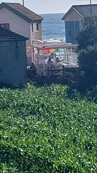 Terreno para construção junto ao mar com 2 casas para restauro - Grande imagem: 4/9