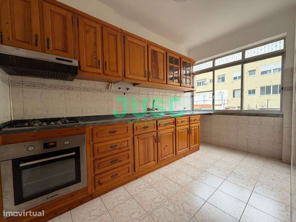 Apartamento t2+1 central em paio pires-5