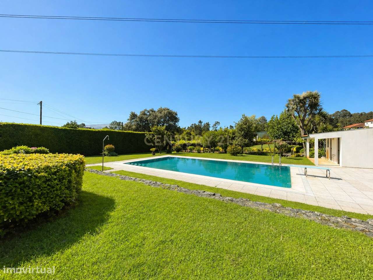 Moradia T3 com excelente privacidade, piscina e grande espaço exterior-31
