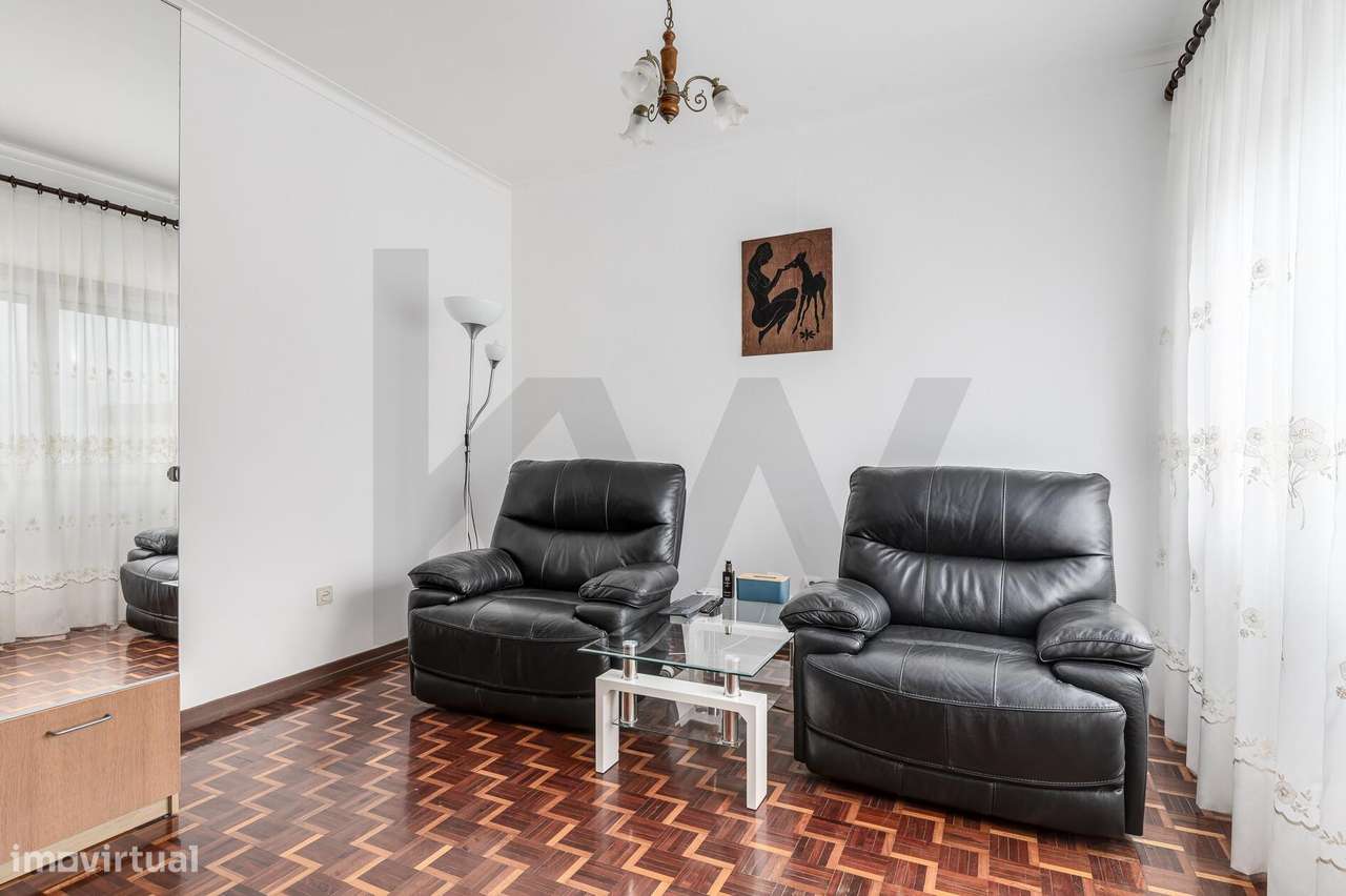 Apartamento T2 no Casal do Marco – Conforto, Luminosidade e Excelente-21