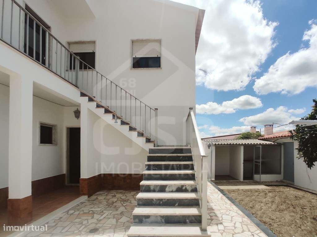 Moradia à Venda em Coruche - Valor Negociável-14