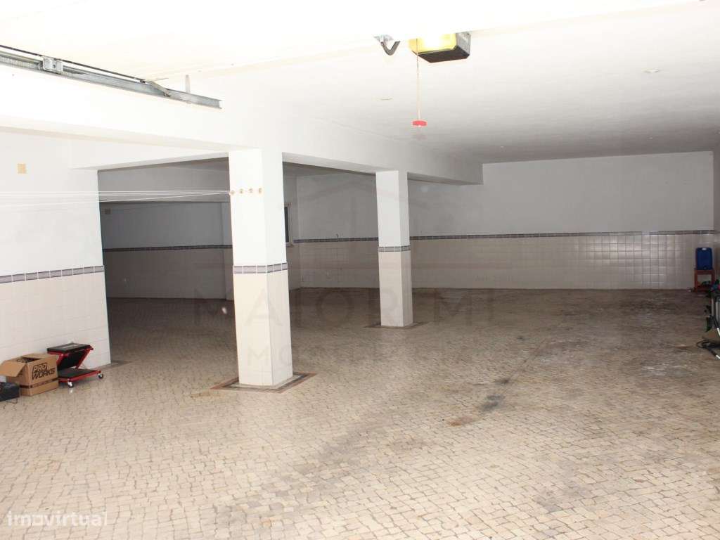 Luxuosa moradia T5 + 1 em Rio Maior-34