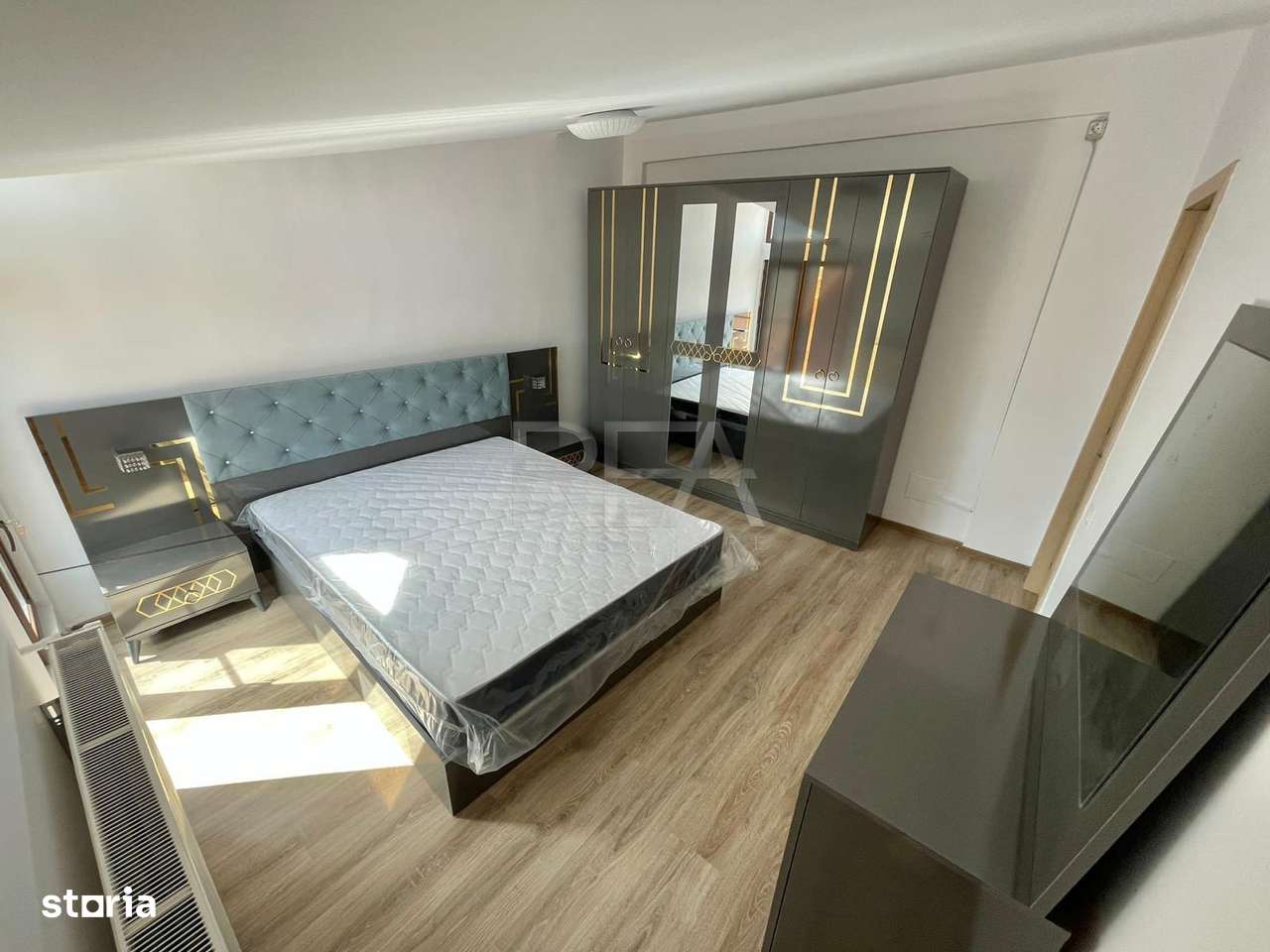 2 camere, terasa, Jiului
