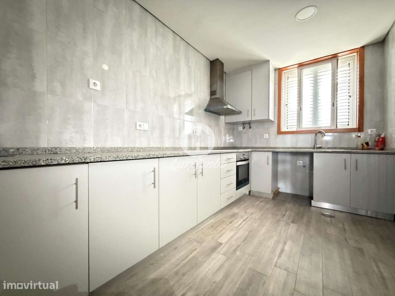 Moradia T2+T2  Remodelada em Azurara, Vila do Conde-2
