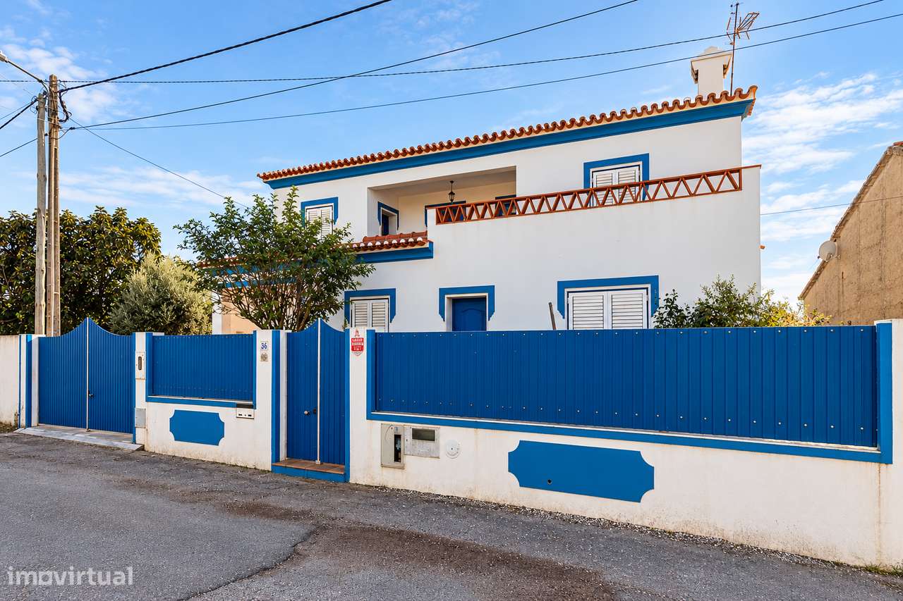 Moradia Isolada T4+2 com 245 m2 em Lote com 961 m2 na Aldeia de Nora,-1
