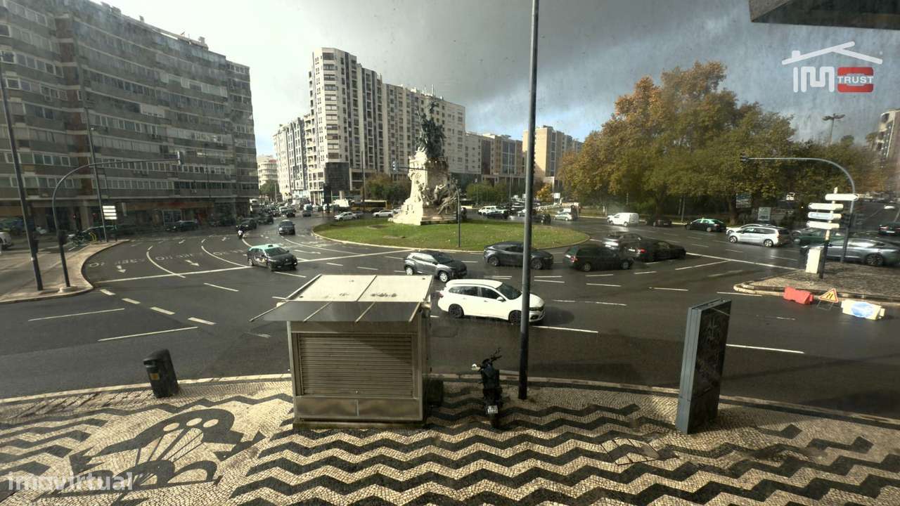 Fantástica Loja 3 Pisos Situada junto à Rotunda do Campo Grande - E... - Grande imagem: 2/38