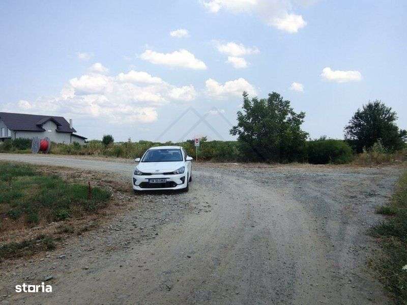 Teren pe colt in cartier nou de case locuite. Iluminat stradal. COMISI-2