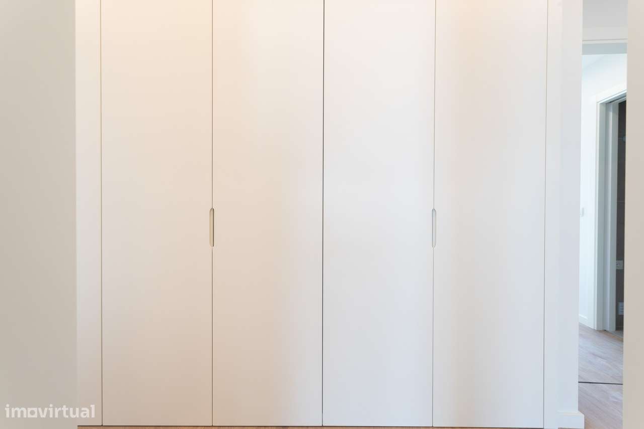 Apartamento T3 Novo a Estrear | 3 Suites | Vista Rio | Garagem Box | C-44