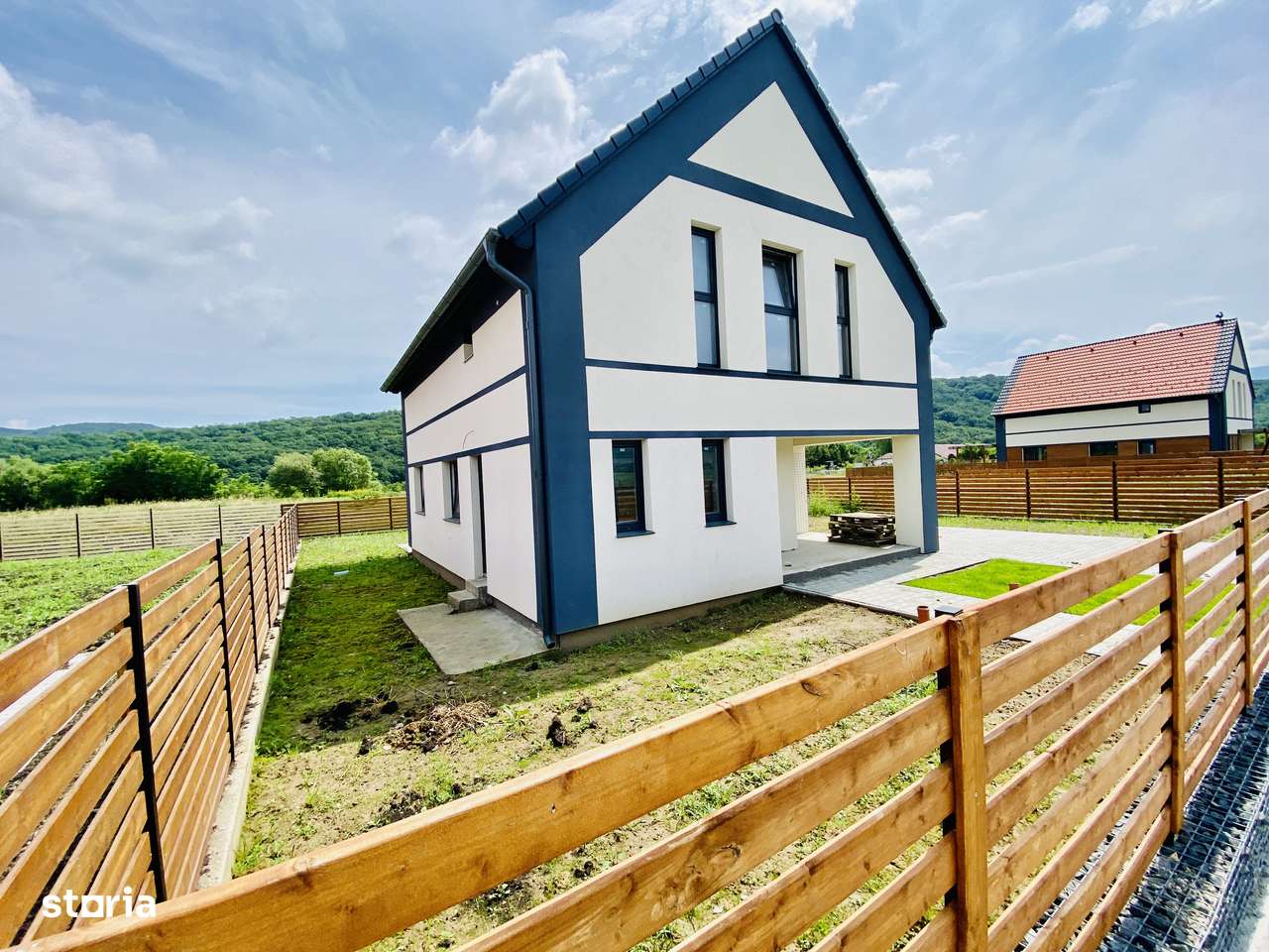 Casa individuala in Sibiu, zona Talmaciu - curte pavata, gard-2