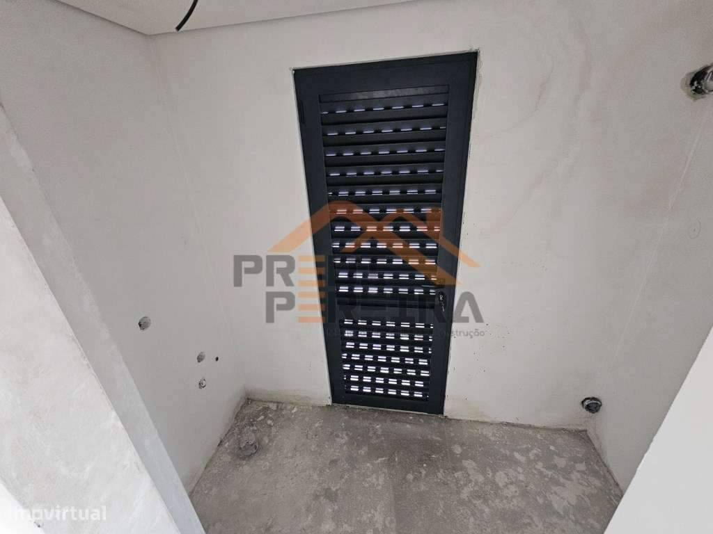 *Nova construção / Última fracção*

À procura de um apartamento T...-6