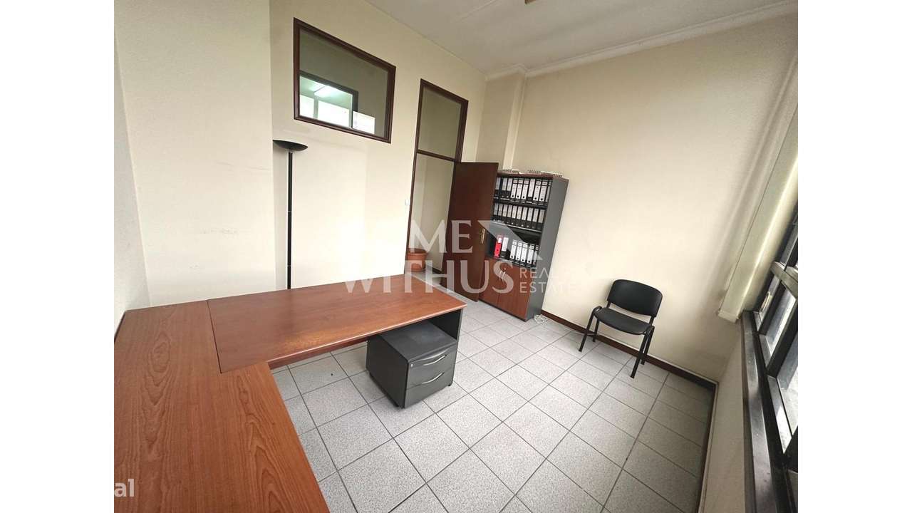 ESCRITÓRIO CENTRO DE ERMESNDE-10