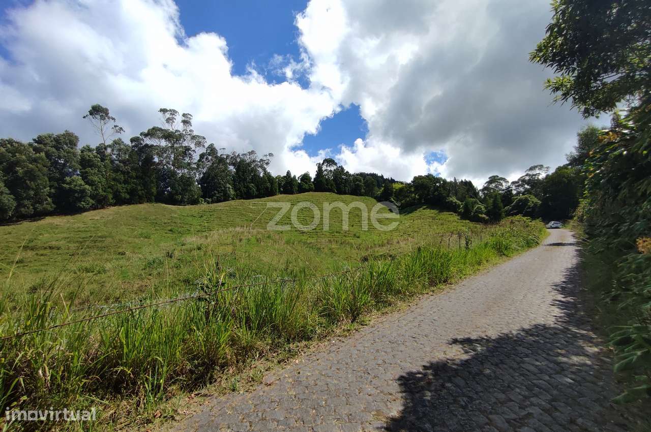 Terreno rústico nas Caldeiras da Ribeira Grande - Grande imagem: 1/18