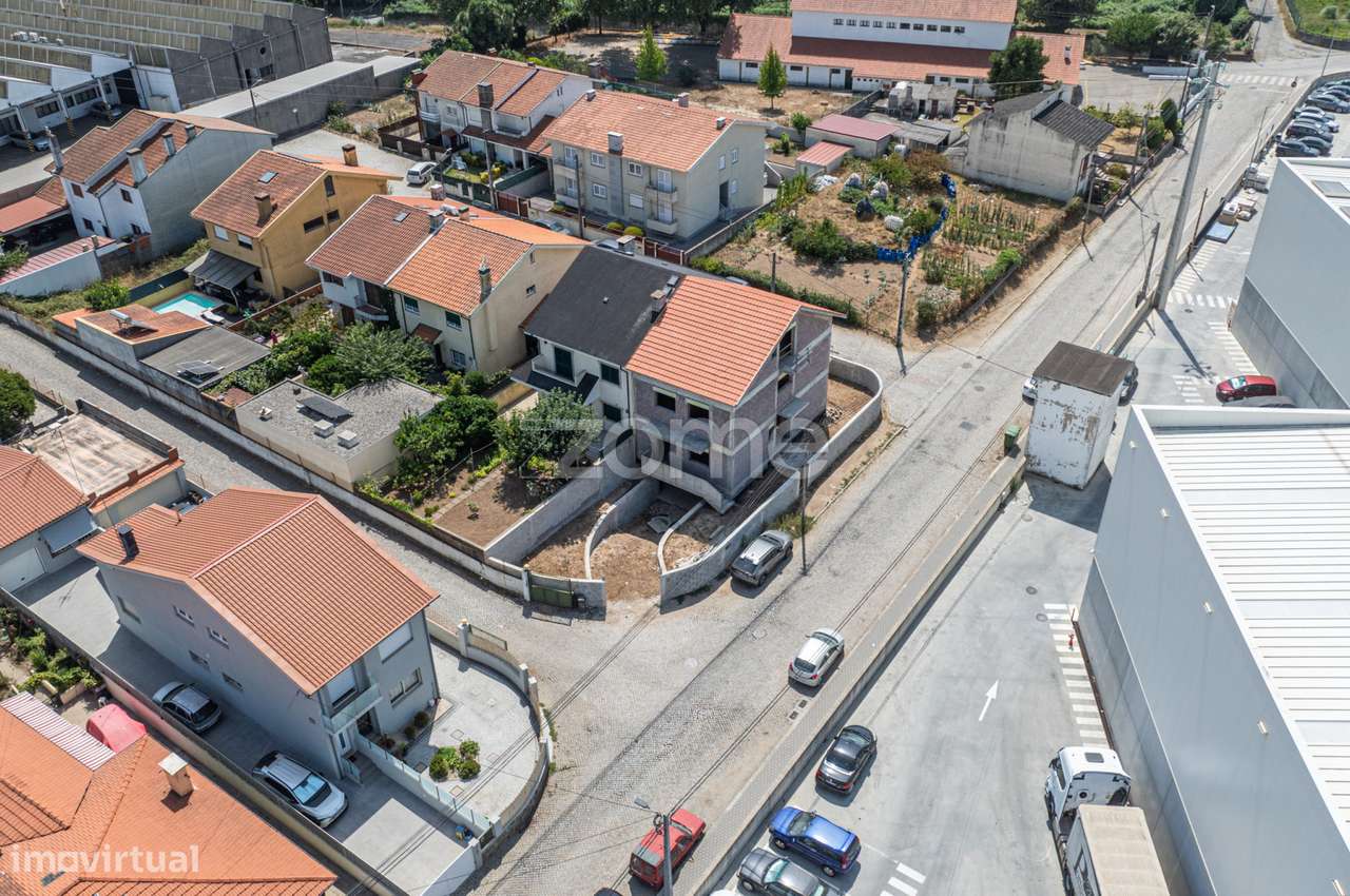 Terreno com Moradia em Construção T3 - Pedroso, Vila Nova de Gaia - Grande imagem: 5/24