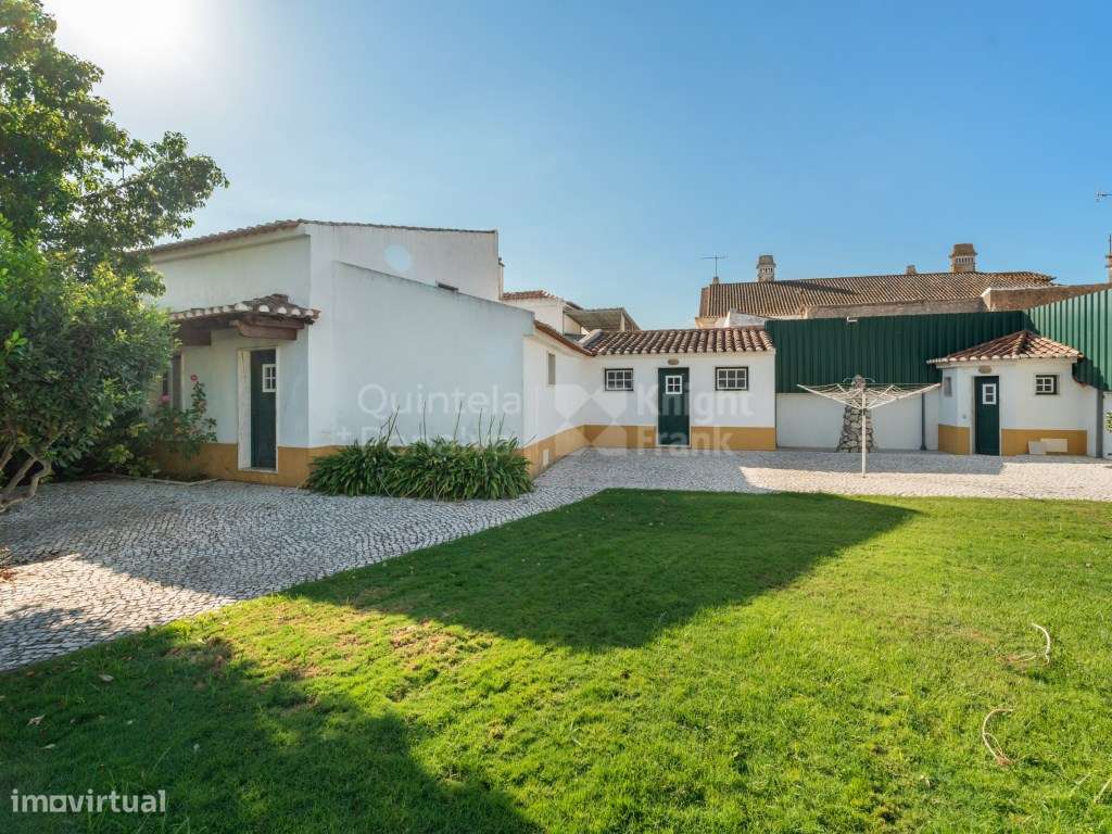 Moradia T9 para venda no centro histórico de Benavente-46