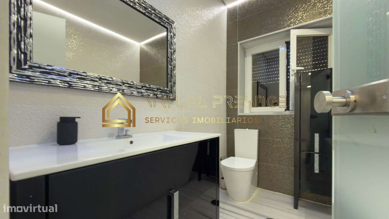 Moradia T4 Remodelada com Piscina em Belverde-15