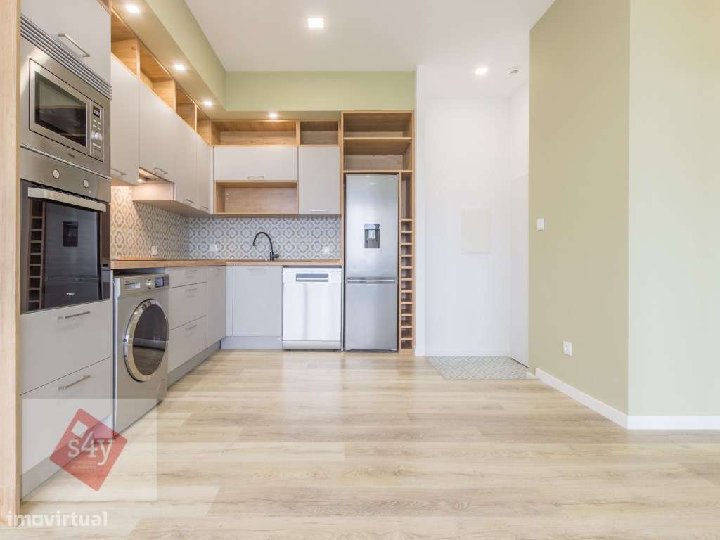 Apartamento T2 com 3 lugares de parqueamento e arrecadação! - Grande imagem: 4/30