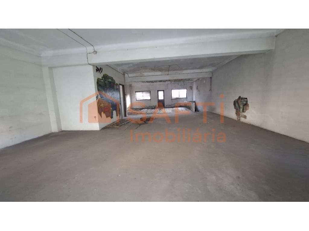 Edifício T11 + T14 - Oportunidade para Investidores / Reabilitação - Grande imagem: 3/9