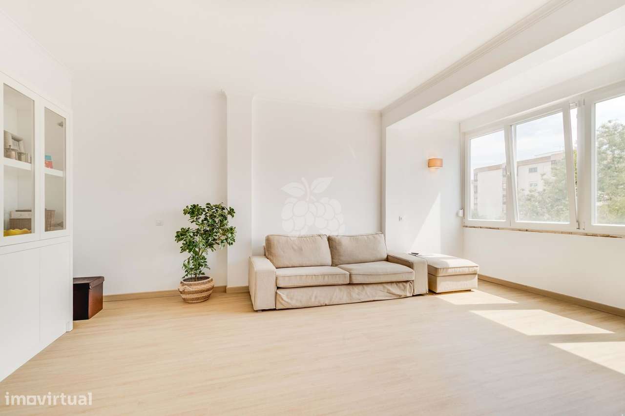 Apartamento T4 Remodelado-8