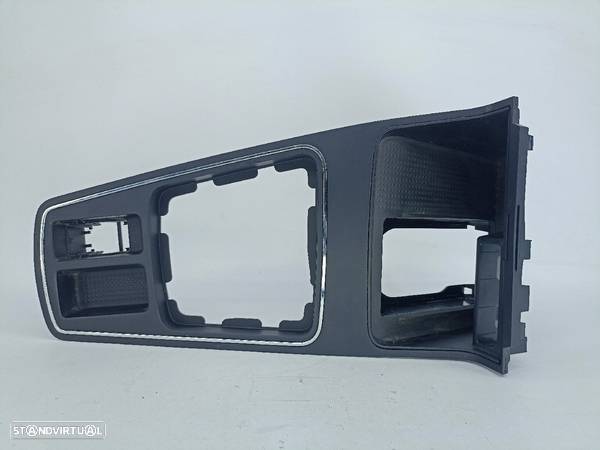 Aro Consola Central Seat Leon (5F1) - 1