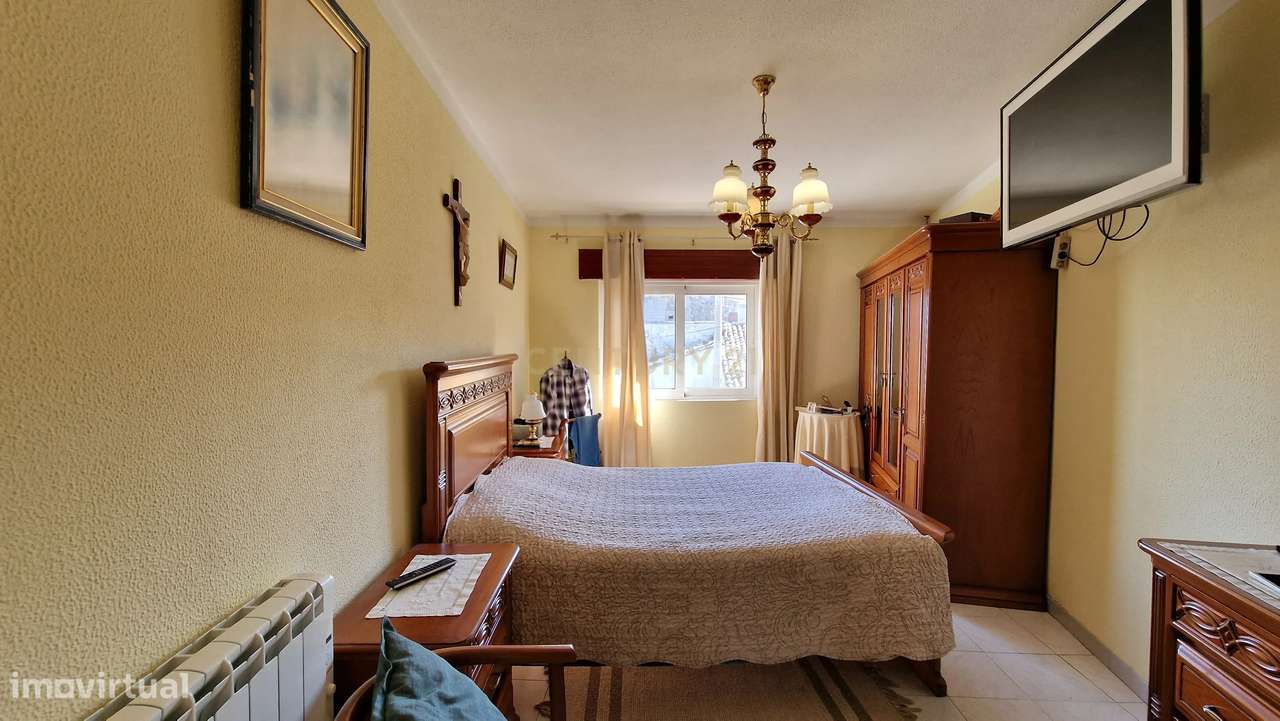 Moradia com café e supermercado em Figueira de Castelo Rodrigo - Grande imagem: 5/18