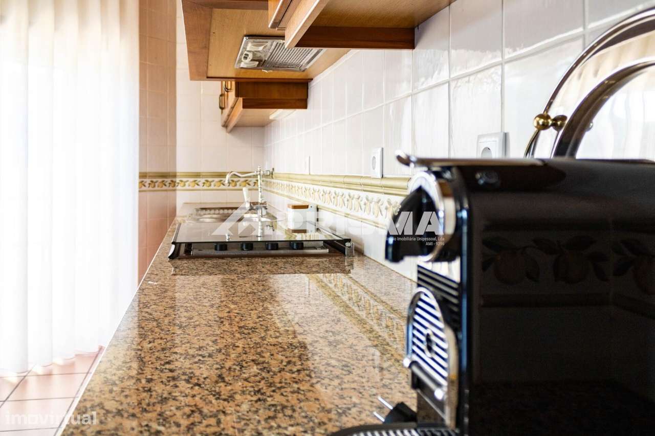 Moradia T5 para Venda em C. Branco-47