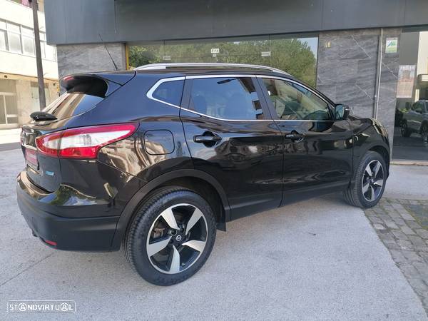 Nissan Qashqai 1.5 dCi N-Connecta 18 - 22