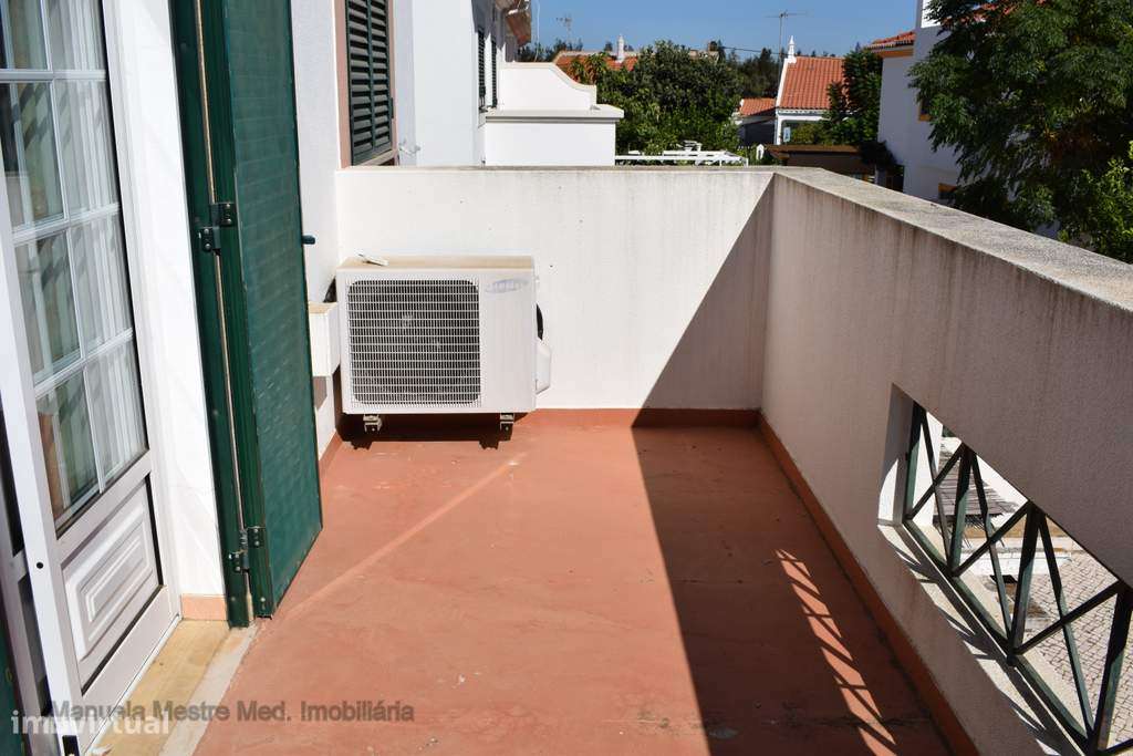 Moradia T3 com terraço e garagem em Manta Rota-28