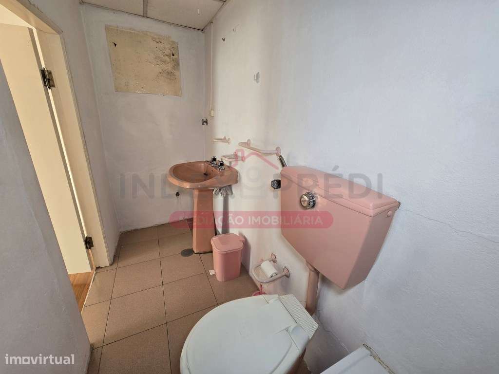 Prédio com varias frações Autónomas - Venda Judicial - Guarda-27