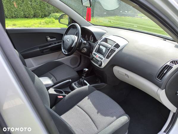 Kia Ceed Cee'd 1.6 Comfort + - 6