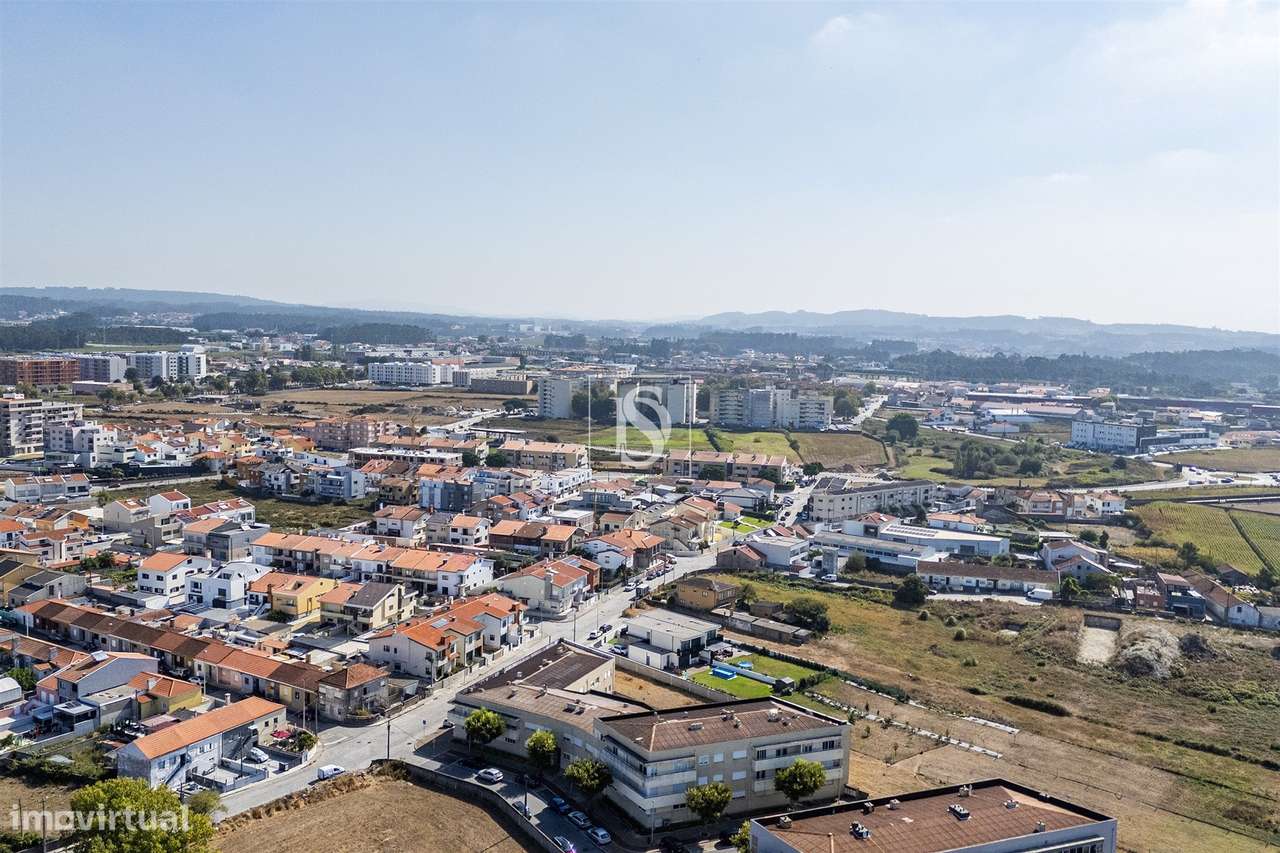 T2+1, Remodelado, com Garagem Fechada, a 1,2 km da Praia — Vila do Con-43