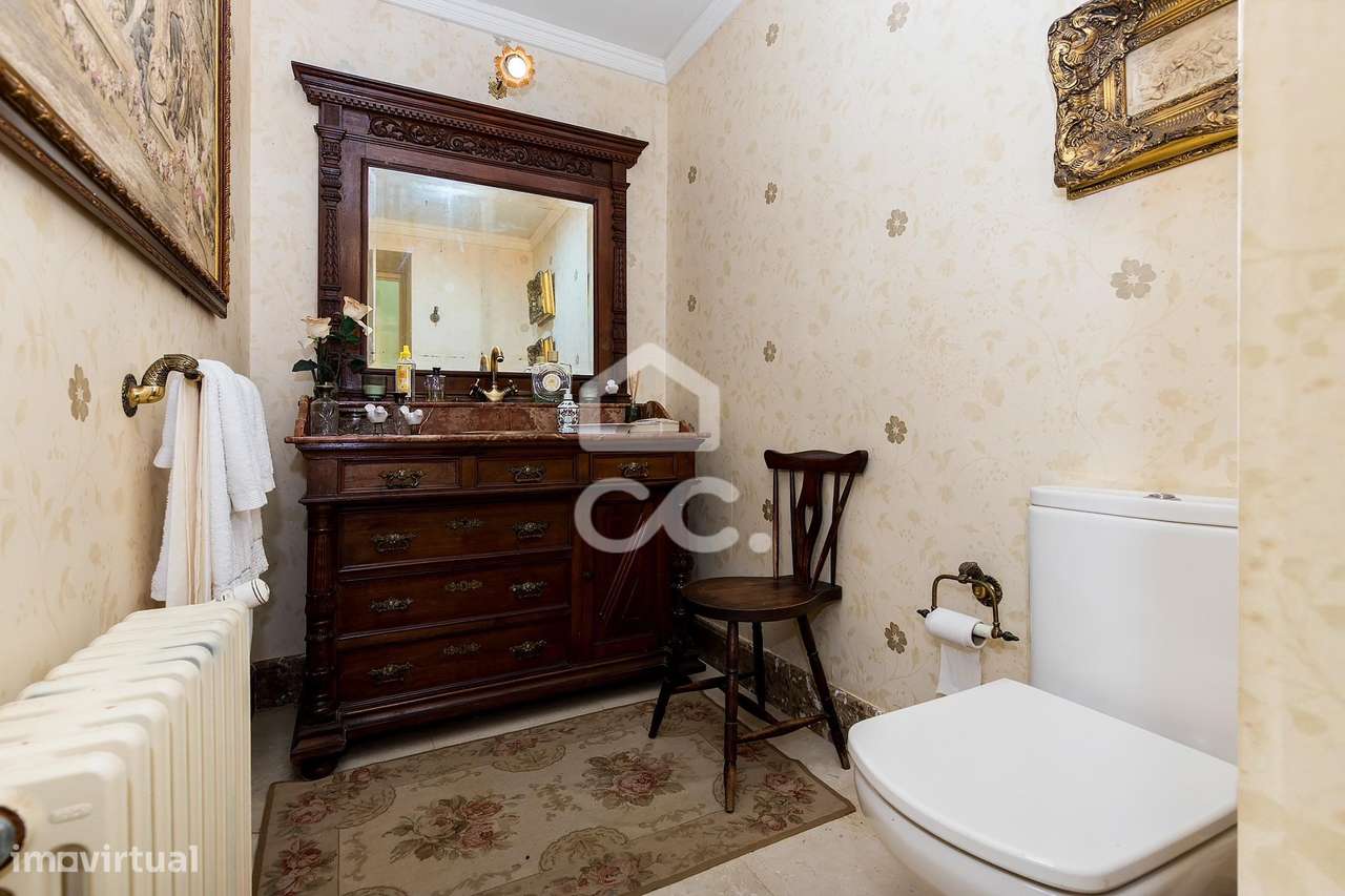 Palacete de inspiração neoclássica francesa com jardim botânico de Jea-19