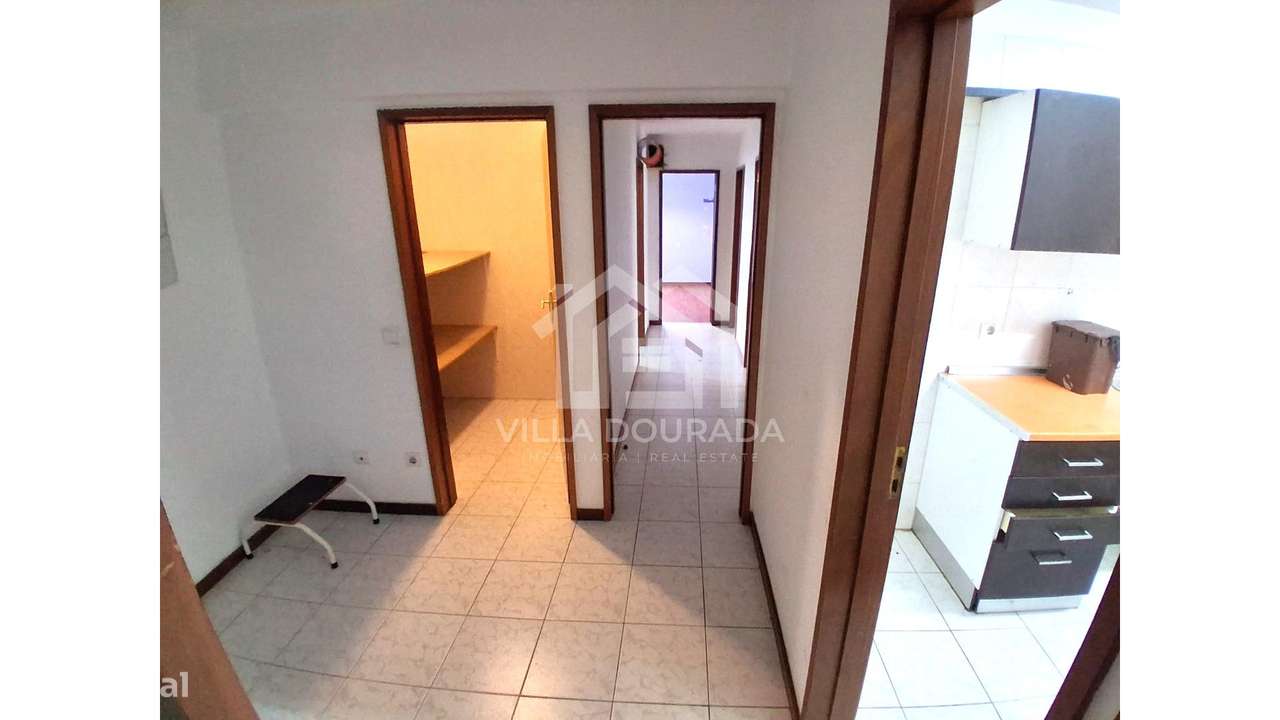 Apartamento T3 em Baguim Do Monte --12