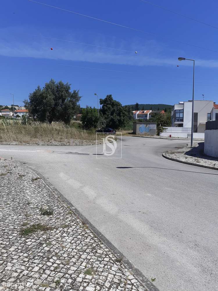 Terreno Urbano para construção de prédio em Vialonga - Grande imagem: 3/9