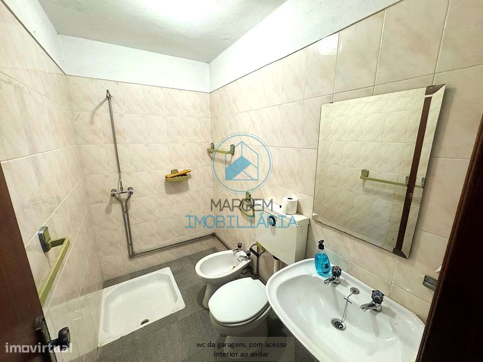 Moradia bifamiliar T4+T1 – terreno, poço, garagem – Anta-26