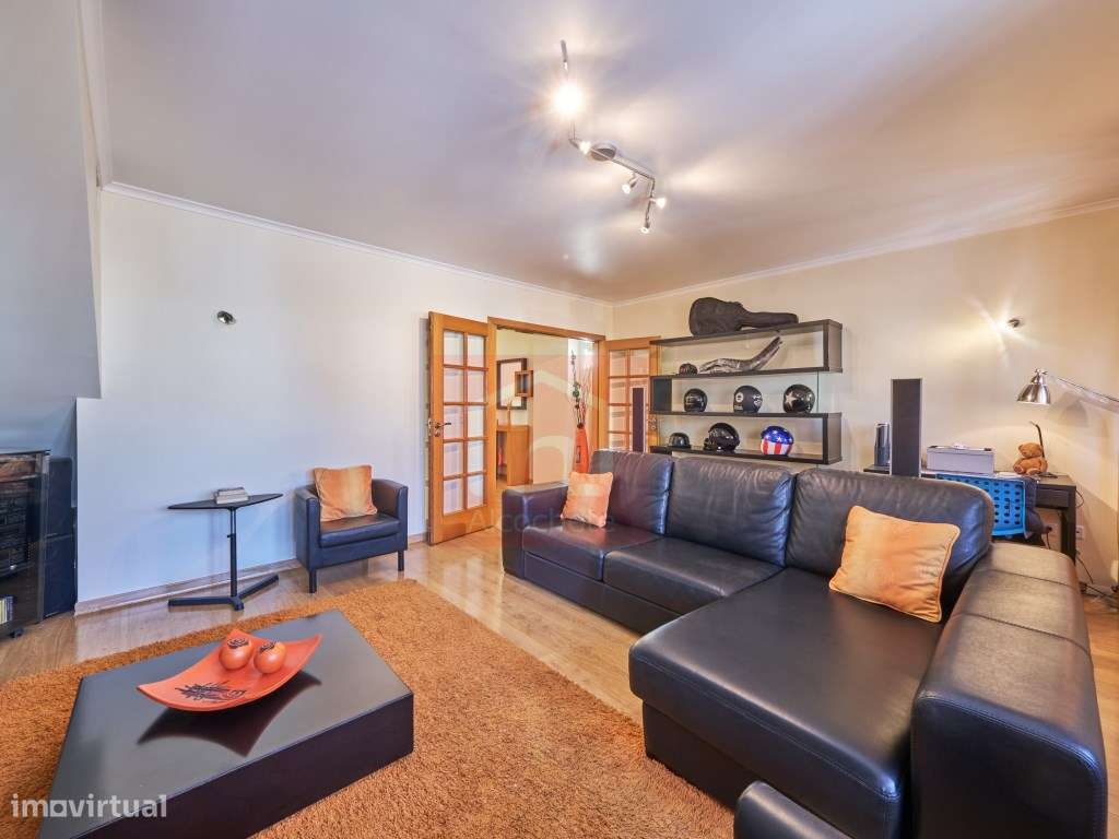 Apartamento duplex T2 com terraço com vista desafogada no centro do...-9