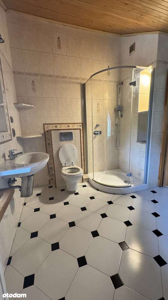 Przestronny dom z garażem w mieście - Pełny obrazek: 4/19