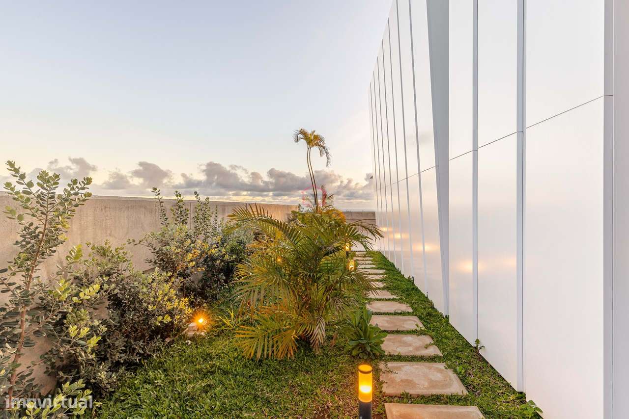 Moradia de Luxo com Piscina - T4 no Funchal-51