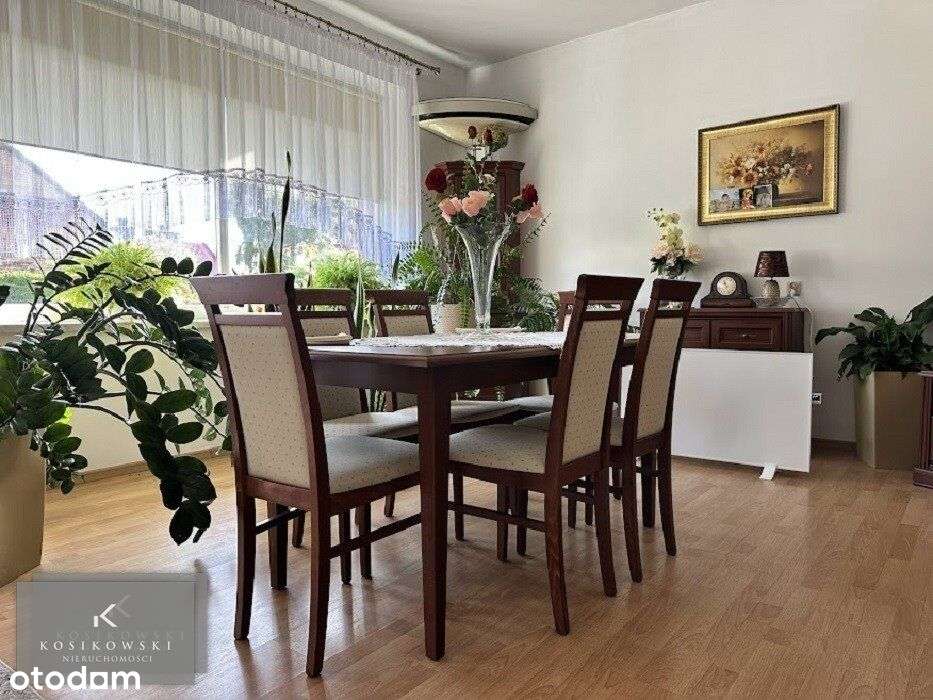 Funkcjonalny budynek w centrum wsi-7