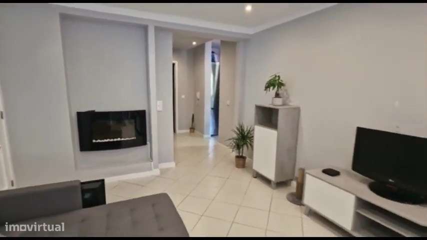 Apartamento T2 com garagem e elevador em Águas Santas - Grande imagem: 3/21